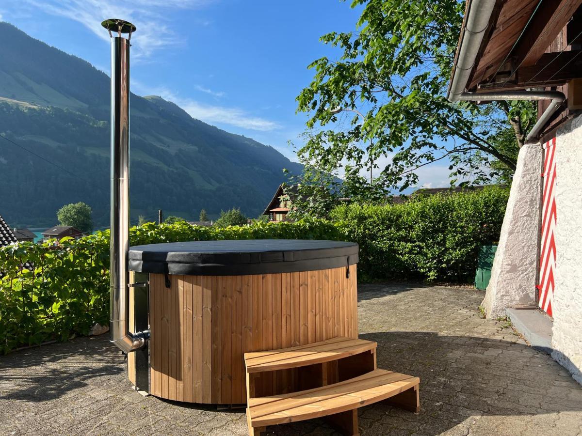 Romantic Private Superior Swiss Chalet With Hottub Lungern Exteriér fotografie